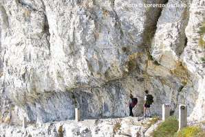 Click the image to view photos taken whilst walking on this 1-day itinerary.